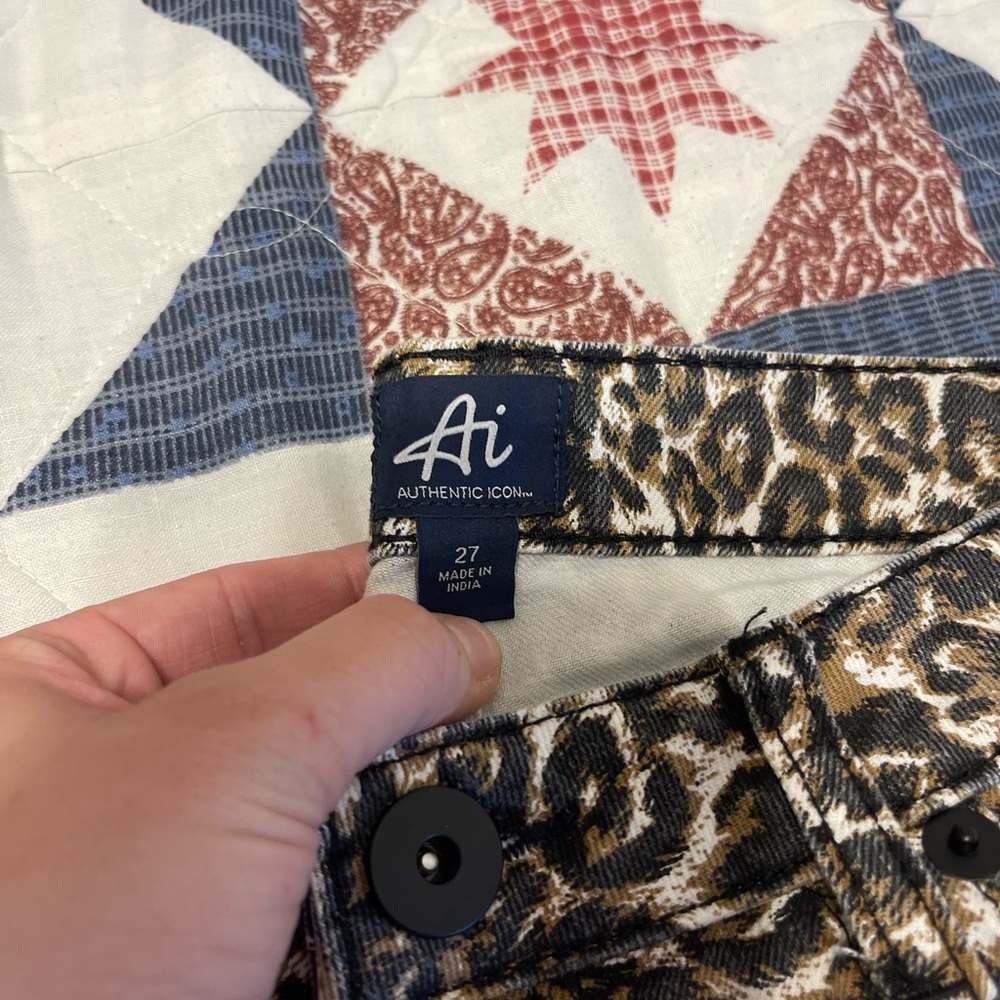 Leopard Print jeans - Picture 3 of 3
